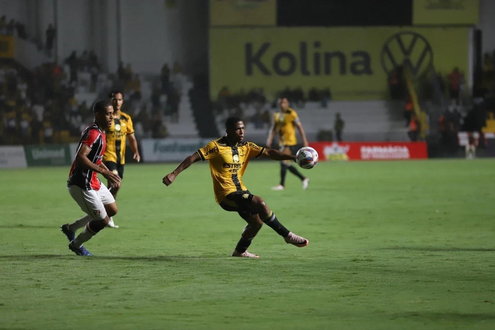 Criciúma vence o Joinville e segue na liderança do Campeonato Catarinense