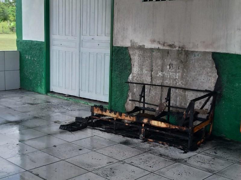 Bombeiros combatem incêndio em móvel no bairro Vila Zuleima em Criciúma 