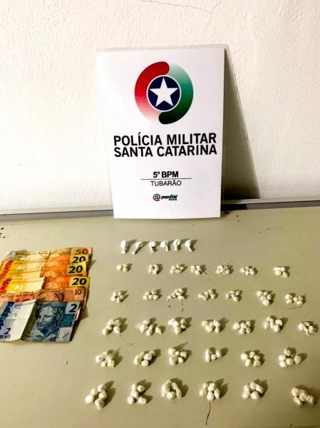 Polícia Militar apreende adolescente com drogas em Tubarão