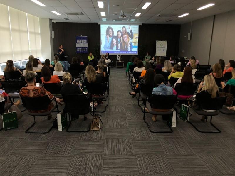 Case da Mostra Feminina de Negócios é apresentado em encontro estadual
