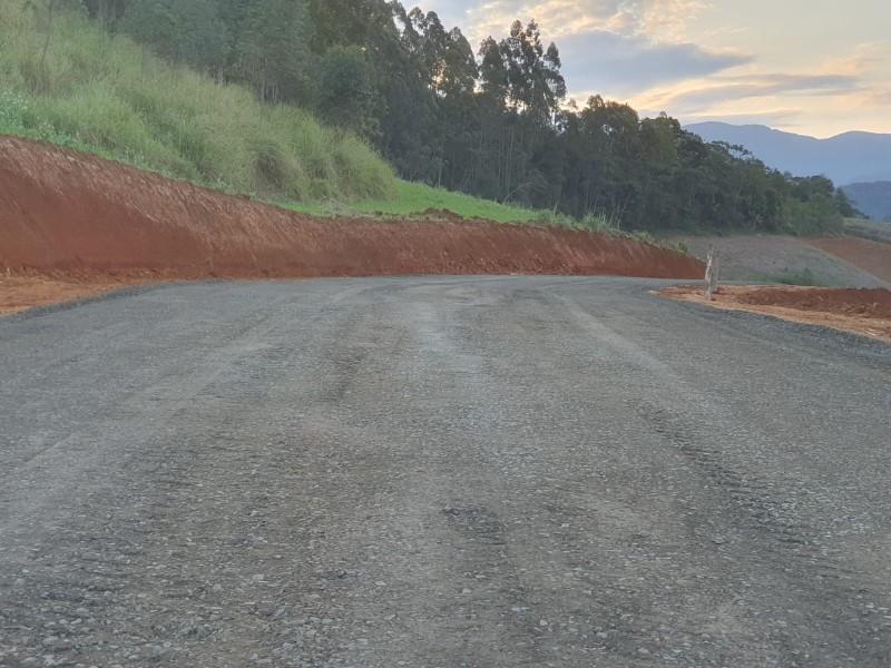 Obras de alargamento da estrada geral de Linha Alexandre da Boit já estão em andamento em Siderópolis