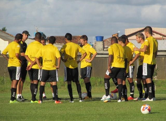 Com mudanças na equipe, Luizinho projeta time para enfrentar o Inter