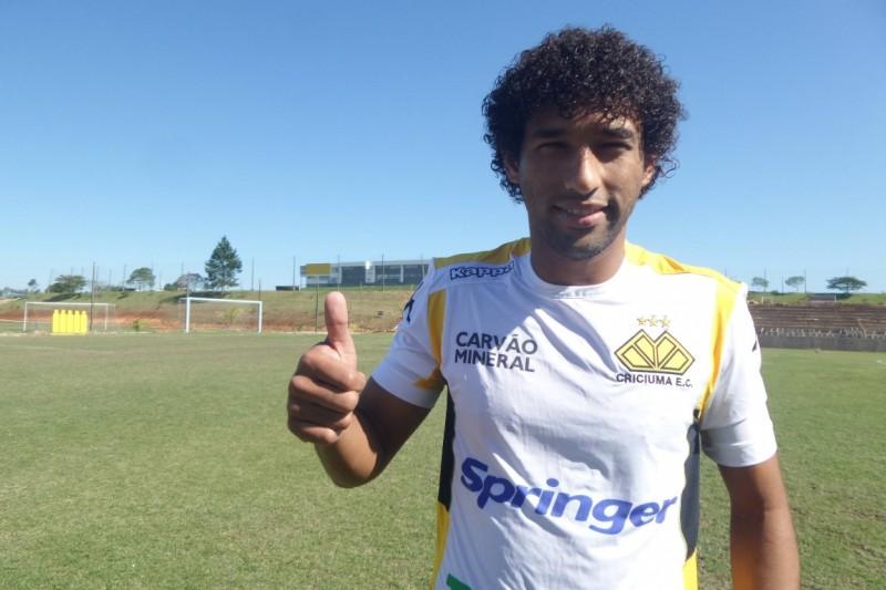 Em busca de ´novos ares´, Willian Rocha troca Avaí pelo Criciúma
