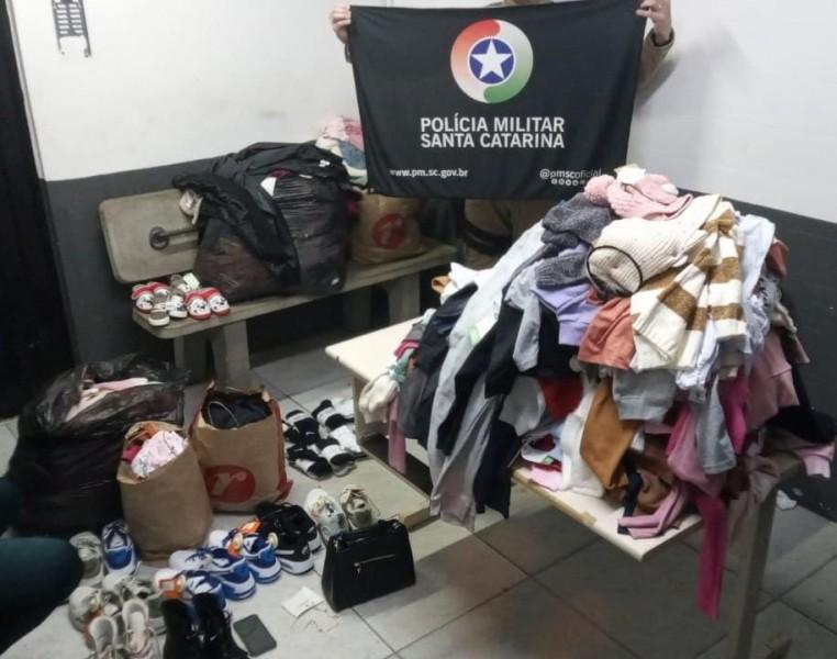 PM prende homem e apreende adolescente após furtos em shopping de Criciúma