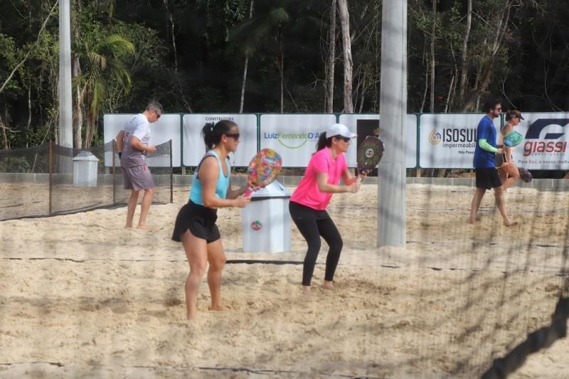 Beach tennis: nova onda esportiva aumenta a procura em 80%