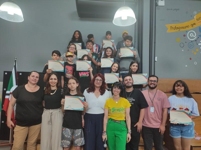 Abadeus forma 59 jovens no projeto Ser Empreendedor de Sonhos em 2022