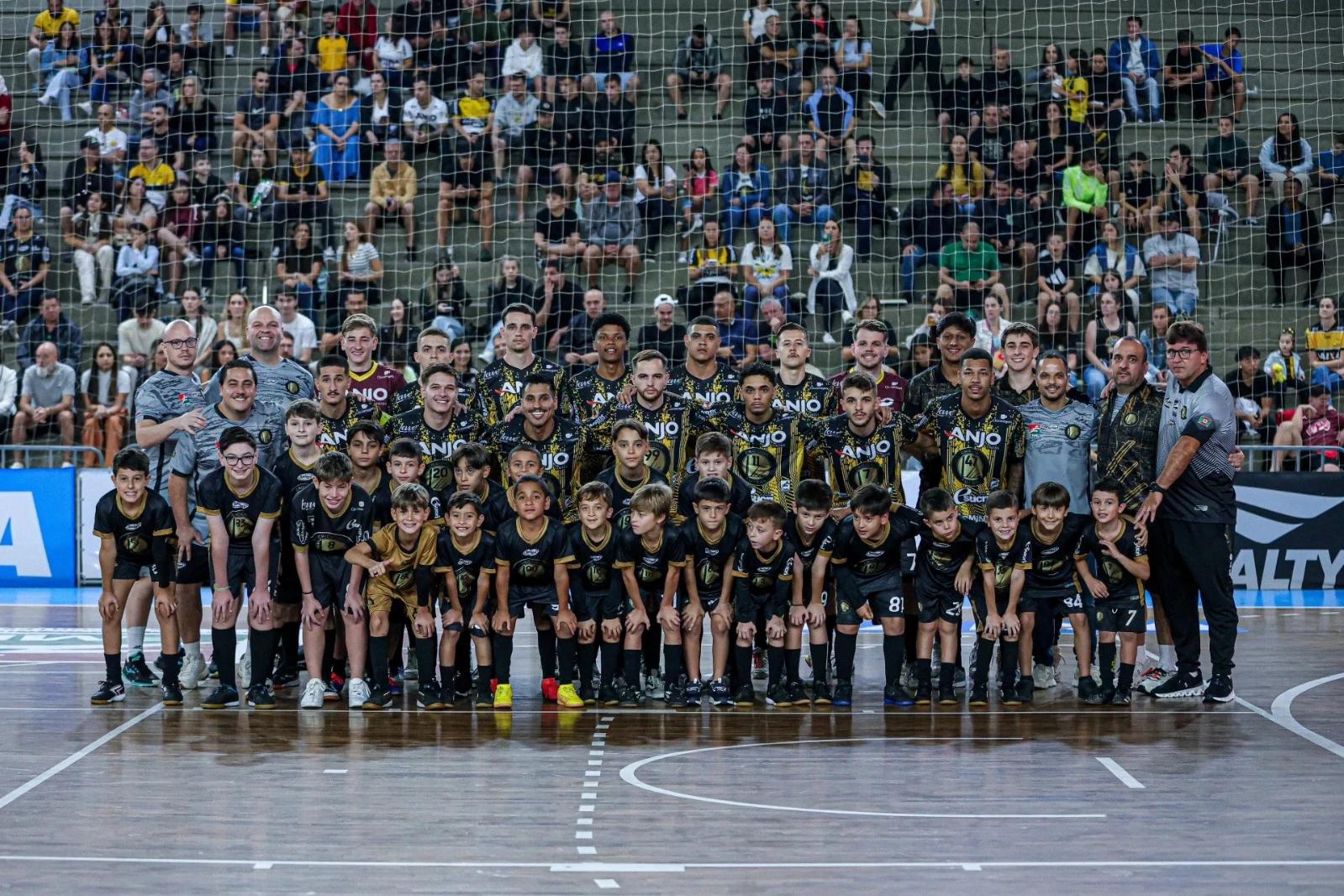 ‘O torcedor foi fundamental’, avalia presidente do Criciúma Futsal, sobre goleada no Brasileiro