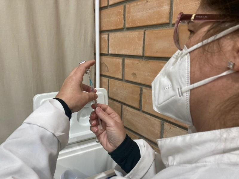 No Dia D da vacinação, 830 pessoas foram imunizadas em Içara