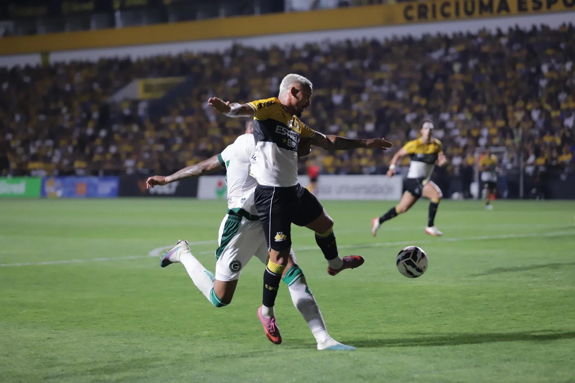 CBF divulga análise do pênalti não marcado entre Criciúma e Goiás