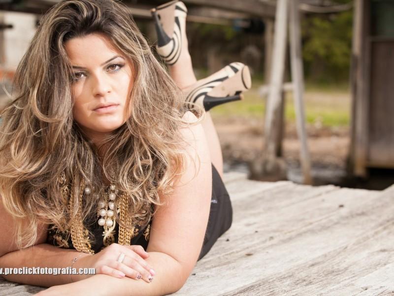 Lagunense desfila no São Paulo Fashion Weekend Plus Size