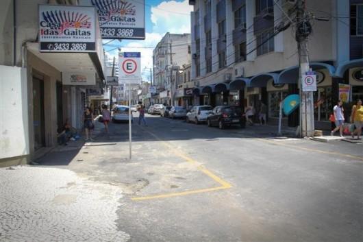 Finalização das obras na rua Henrique Lage, em Criciúma, segue indefinida