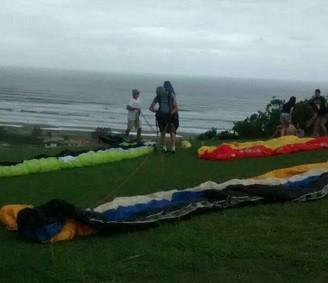 Vento de mais de 40 km/h impede prática de parapente no último dia do festival 