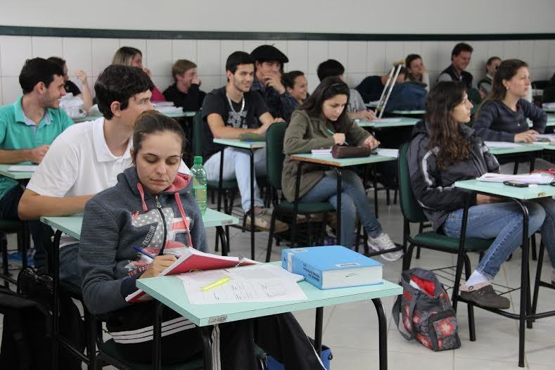 Aprovados já podem realizar as matrículas no Unibave