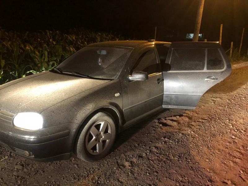 Corpo de homem é encontrado dentro de carro em Sombrio 