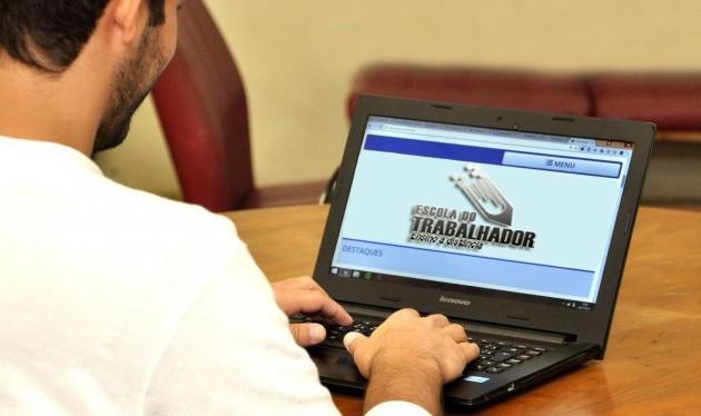 Escola do Trabalhador qualifica mais de 100 mil pessoas em um ano