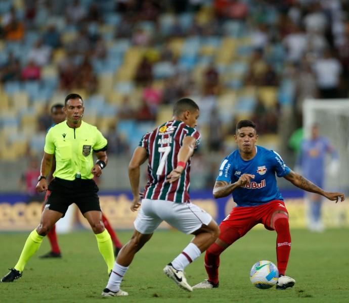 CBF escala árbitro do Distrito Federal para apitar confronto entre Criciúma e Flamengo