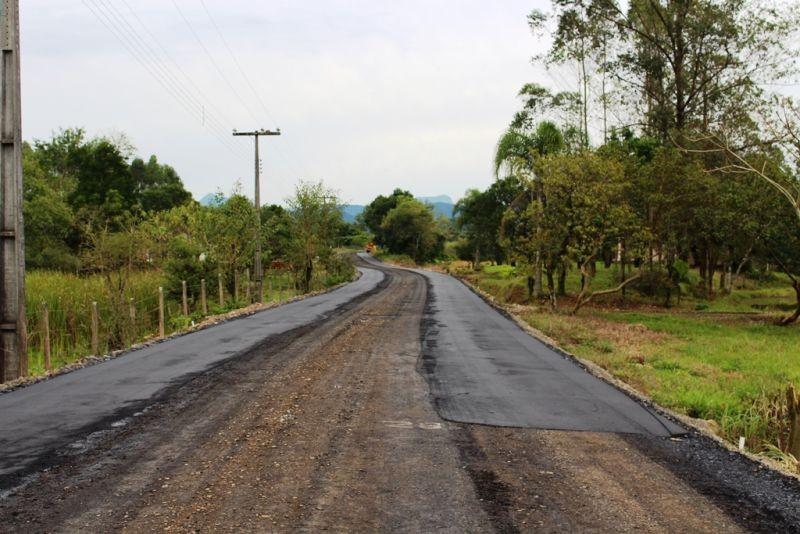 Zona rural de Nova Veneza ganha mais 3 km de asfalto