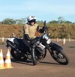 Policiais militares recebem treinamento para operações com motocicletas