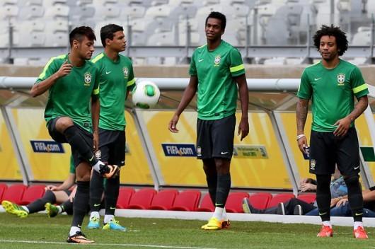 Copa das Confederações: Brasil e Uruguai duelam por vaga na final