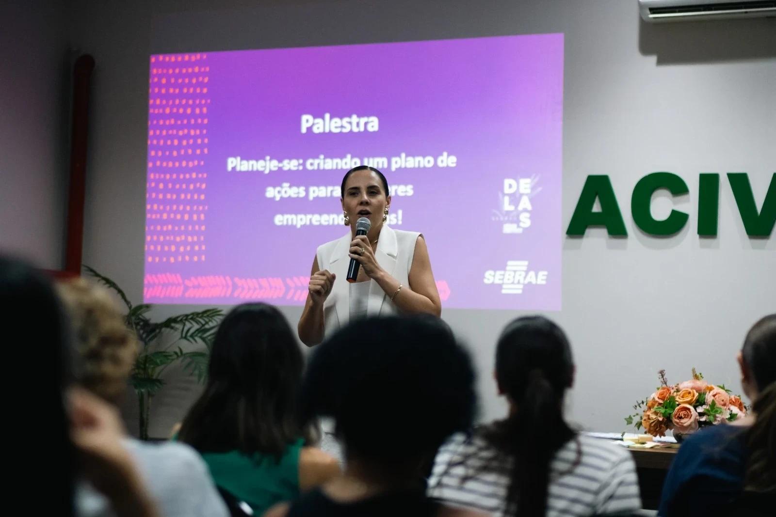 Mulheres Empreendedoras se reúnem em noite de aperfeiçoamento na Aciva