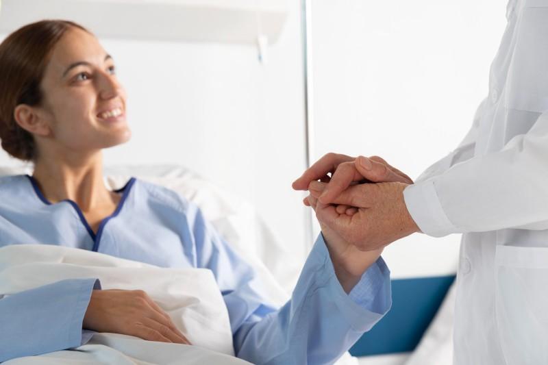 Direito da mulher para levar acompanhantes a consultas é ampliado em hospitais públicos e privados