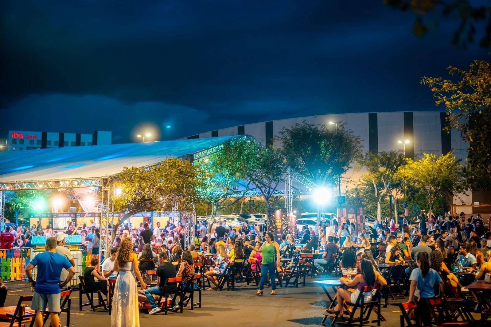 Nações Shopping promove festival com chopp verde e comida de boteco