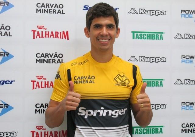 Natan se coloca à disposição de Luizinho Vieira