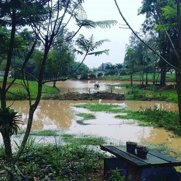 Queda na temperatura marca abaixo de 15 graus na região e 2 graus na Serra