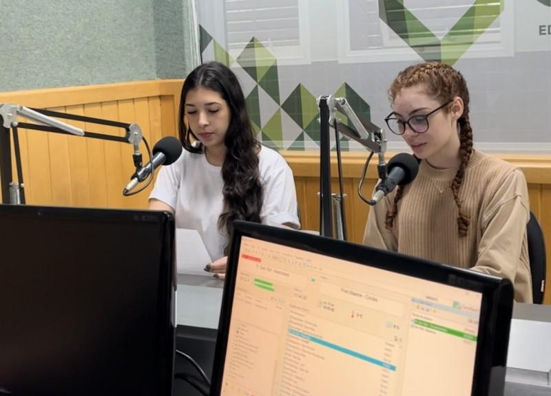 Curso de Jornalismo da UniSatc recebe em seus estúdios escolas da região