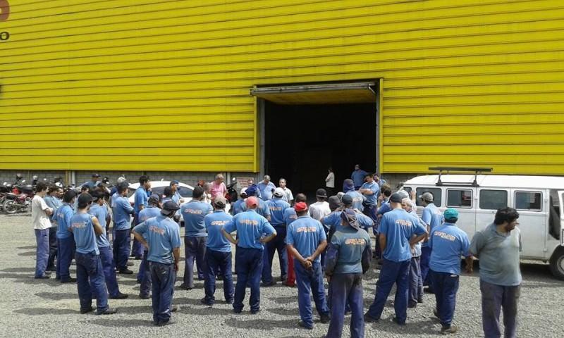 Metalúrgicos da empresa Erus entram em greve no Caravaggio