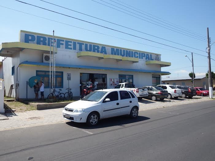 Prefeitura do Arroio do Silva paga a primeira parcela do 13º salário