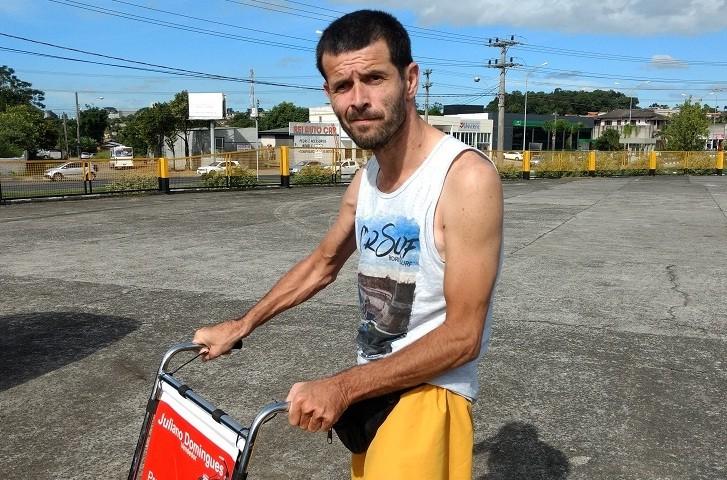 Juliano sonha com um motor para o seu triciclo