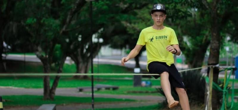 Atleta de slackline consegue patrocínio de empresa alemã