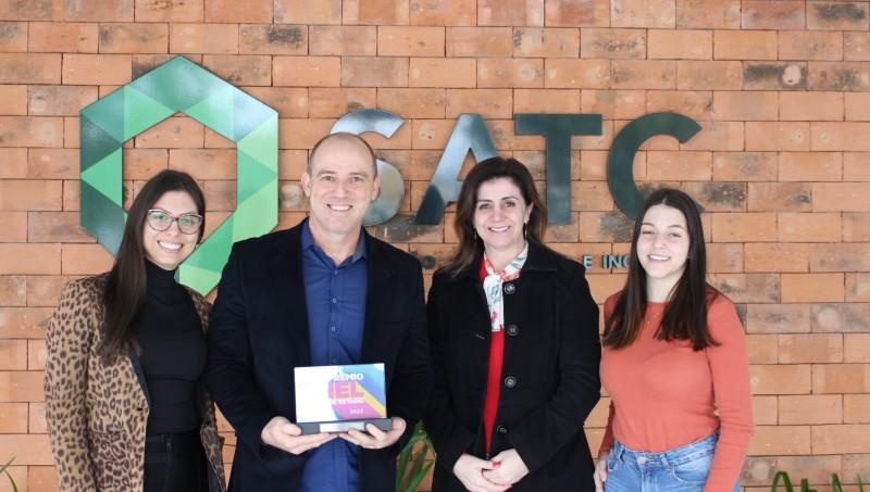 Colégio Satc recebe prêmio IEL de melhores práticas de estágio 