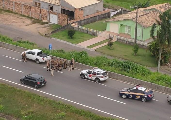 Dupla é detida após furto de caminhonete, em Jaguaruna
