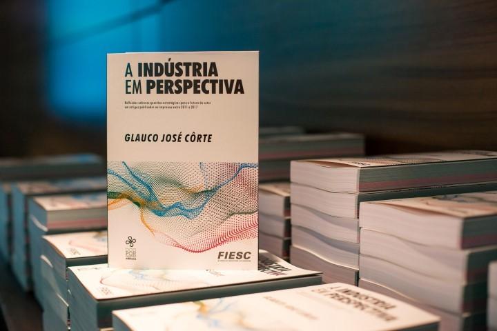 Livro reúne artigos sobre temas centrais da indústria