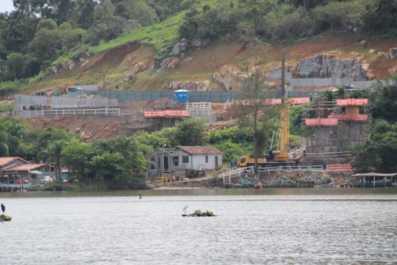 Na Ponte de Laguna, trabalhos avançam na cabeceira Sul 