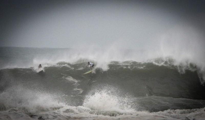 Lagunense fica entre os finalistas no Desafio de Ondas Grandes