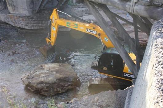 Pilares de sustentação da ponte de Rocinha de Baixo recebem reforço