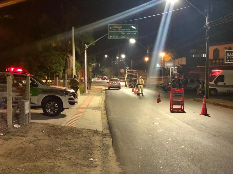 Barreiras policiais são intensificadas nesse sábado em Criciúma
