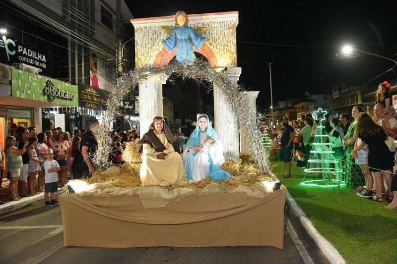 Desfile temático “Encantos de Natal” será nesta quinta-feira