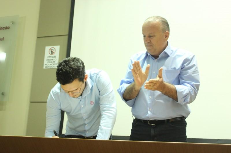 Novo secretário de Saúde toma posse