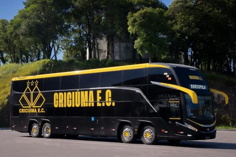 Criciúma divulga fotos do novo ônibus do clube