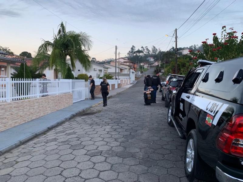 Mulher é afastada por cometer irregularidades na emissão de identidades em Lauro Müller 