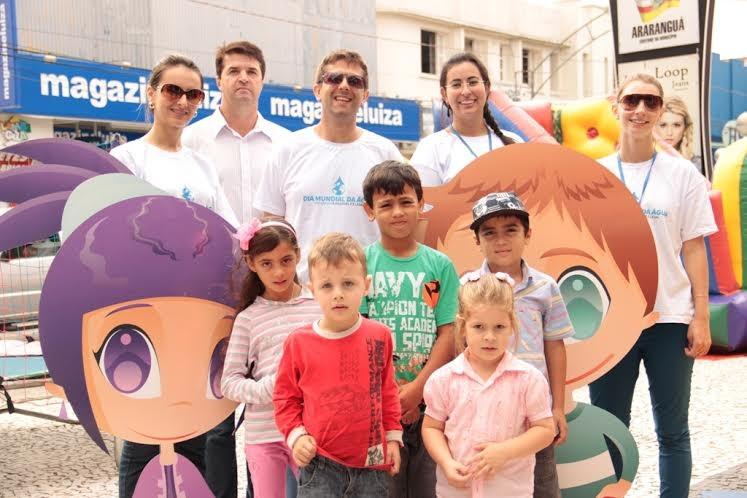 Mais de 800 crianças recebem kits educativos no Dia da Água