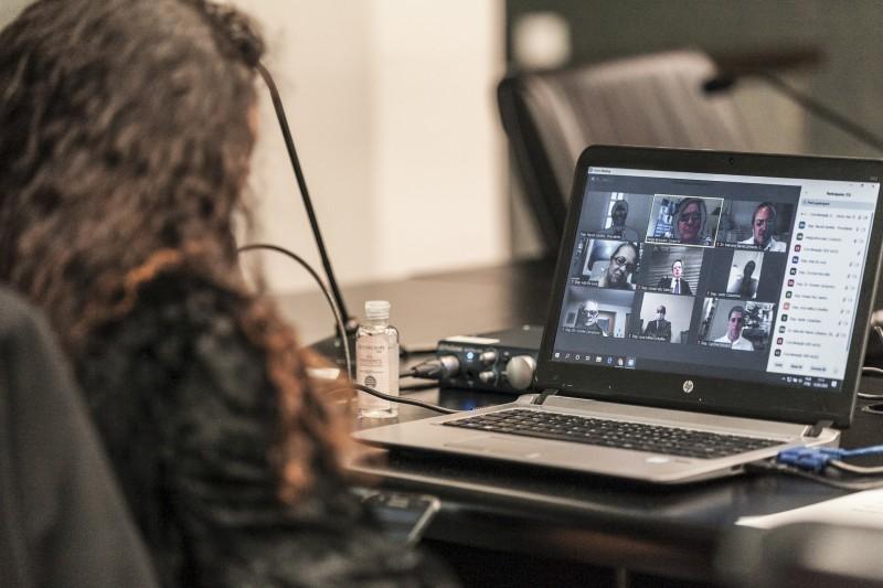 Projeto prevê denúncia pela internet dos casos de violência contra a mulher