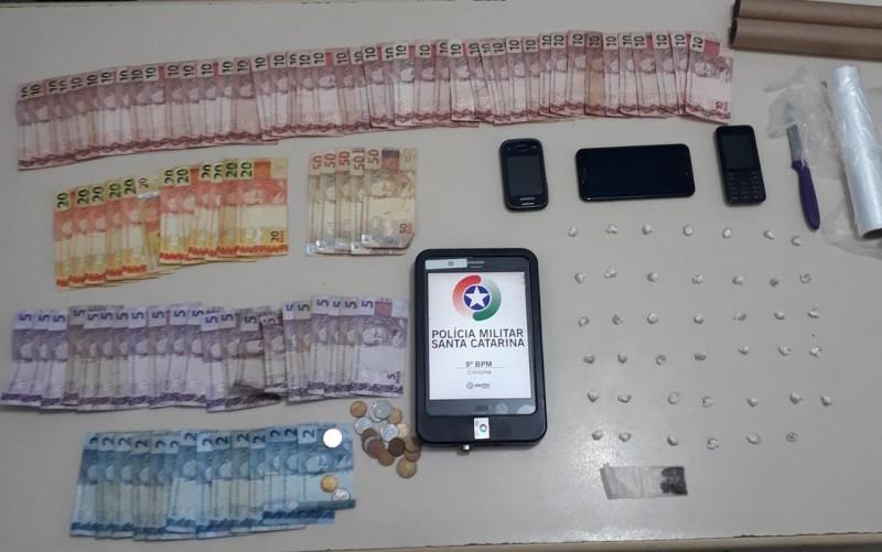 Mãe e filha são presas acusadas de praticar tráfico de drogas em Criciúma