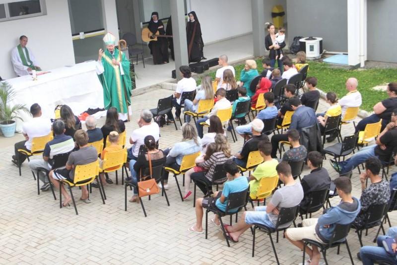 Missa é realizada no CT do Tigre