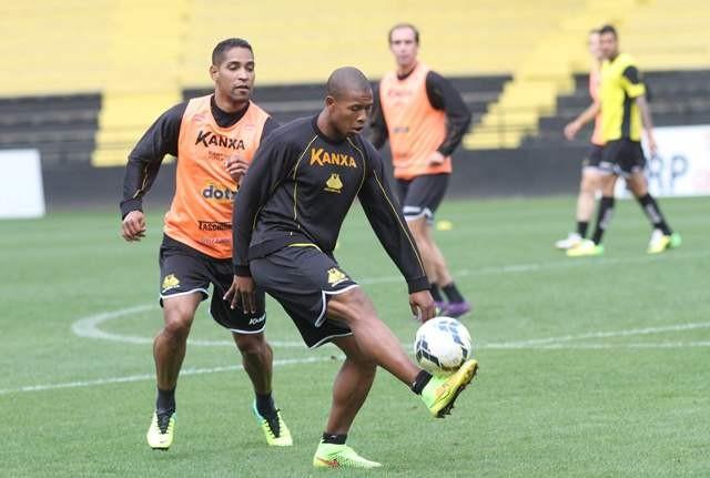 Em situações distintas na tabela, Criciúma e Atlético MG duelam no Majestoso