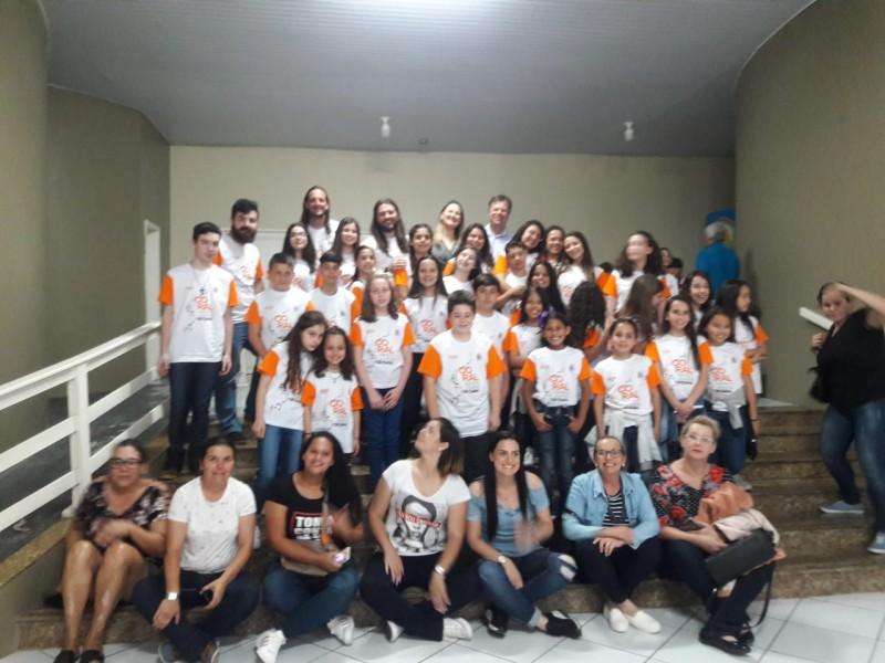Coral infanto-juvenil faz primeira apresentação fora do Estado